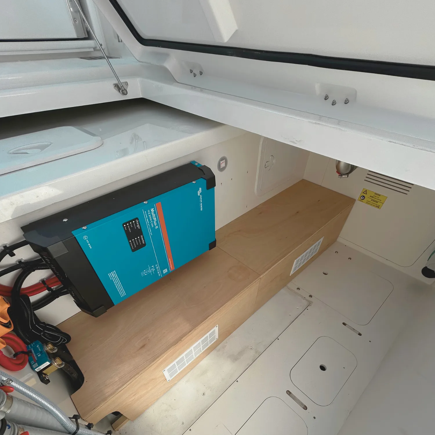 Installation de climatisation sur un Jeanneau avec Victron Multiplus