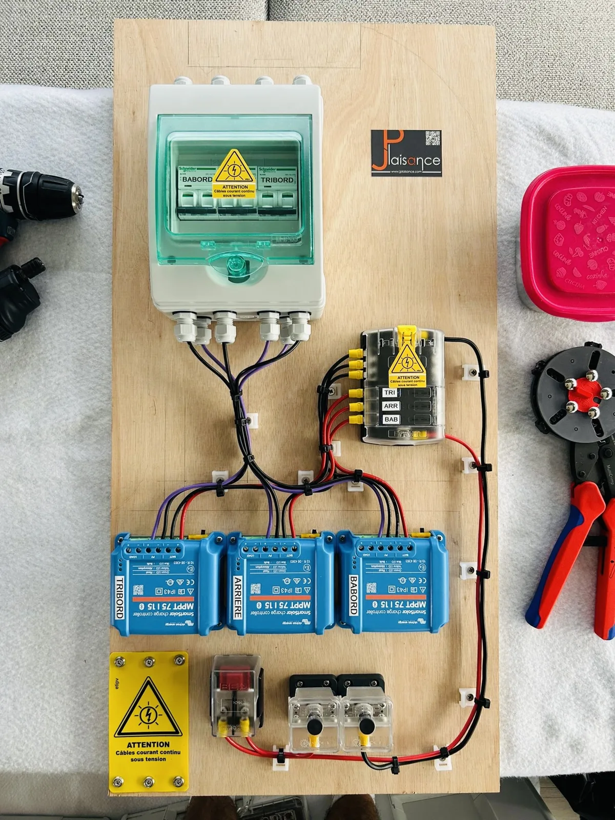 Installation solaire sur un yacht Prestige M48 à Cogolin (Var)